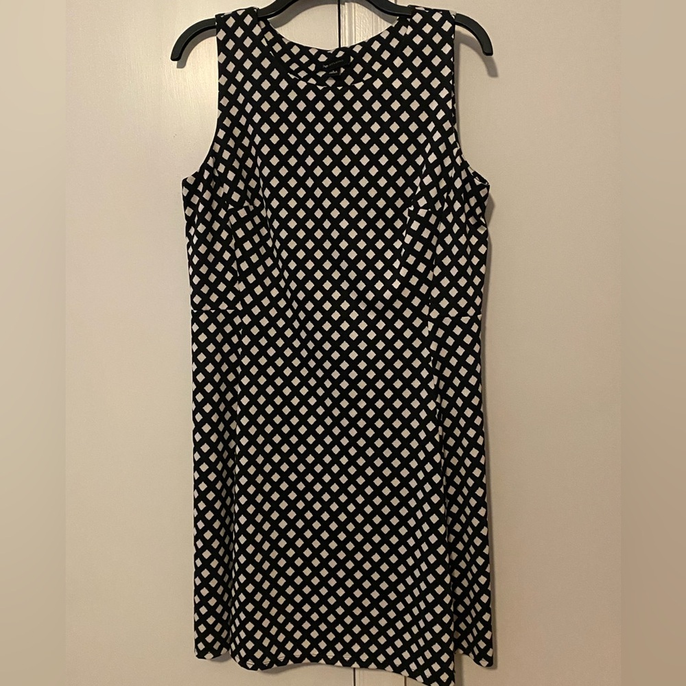 AB Studio Black and White Geometric Knee length Dress